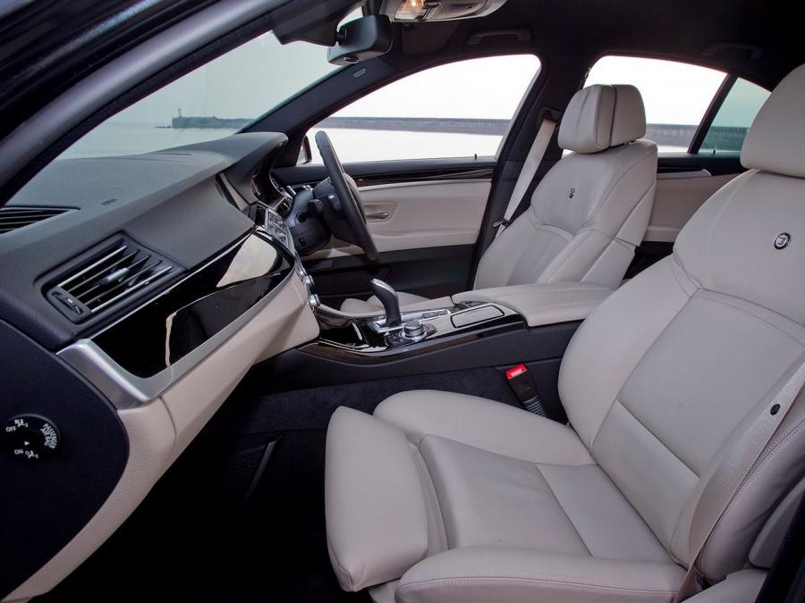 Интерьер Alpina D5 Bi-Turbo Limousine 2011 года  (UK) (фото 18 из 19)